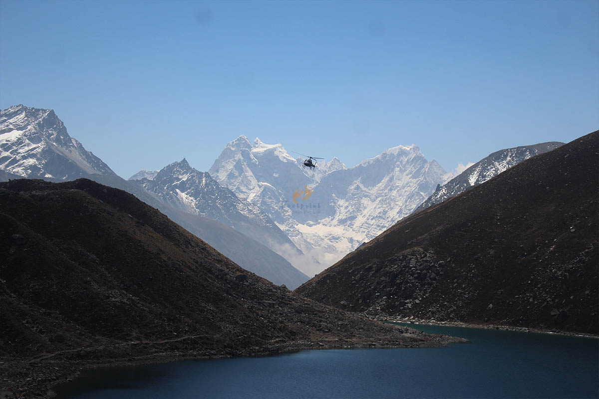 Gokyo Lake Everest